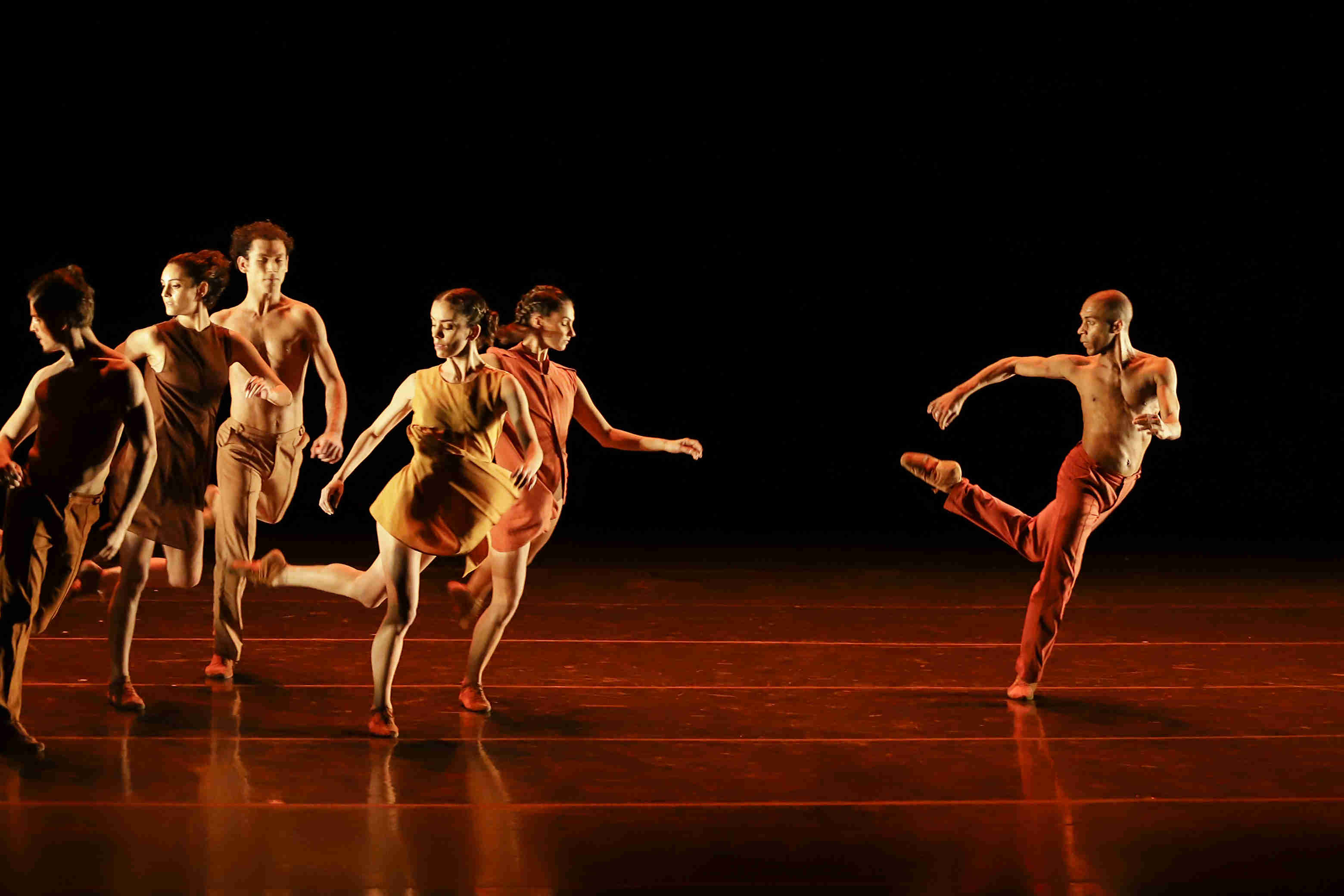 Sao Paulo Dance Company, Cassi Abranches's Agora, Photo Silvia Machado, 1